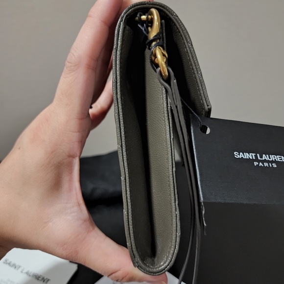 ❌️❌️SOLD❌️❌️ Saint Laurent New Clutch in Fog - Picture 9 of 11